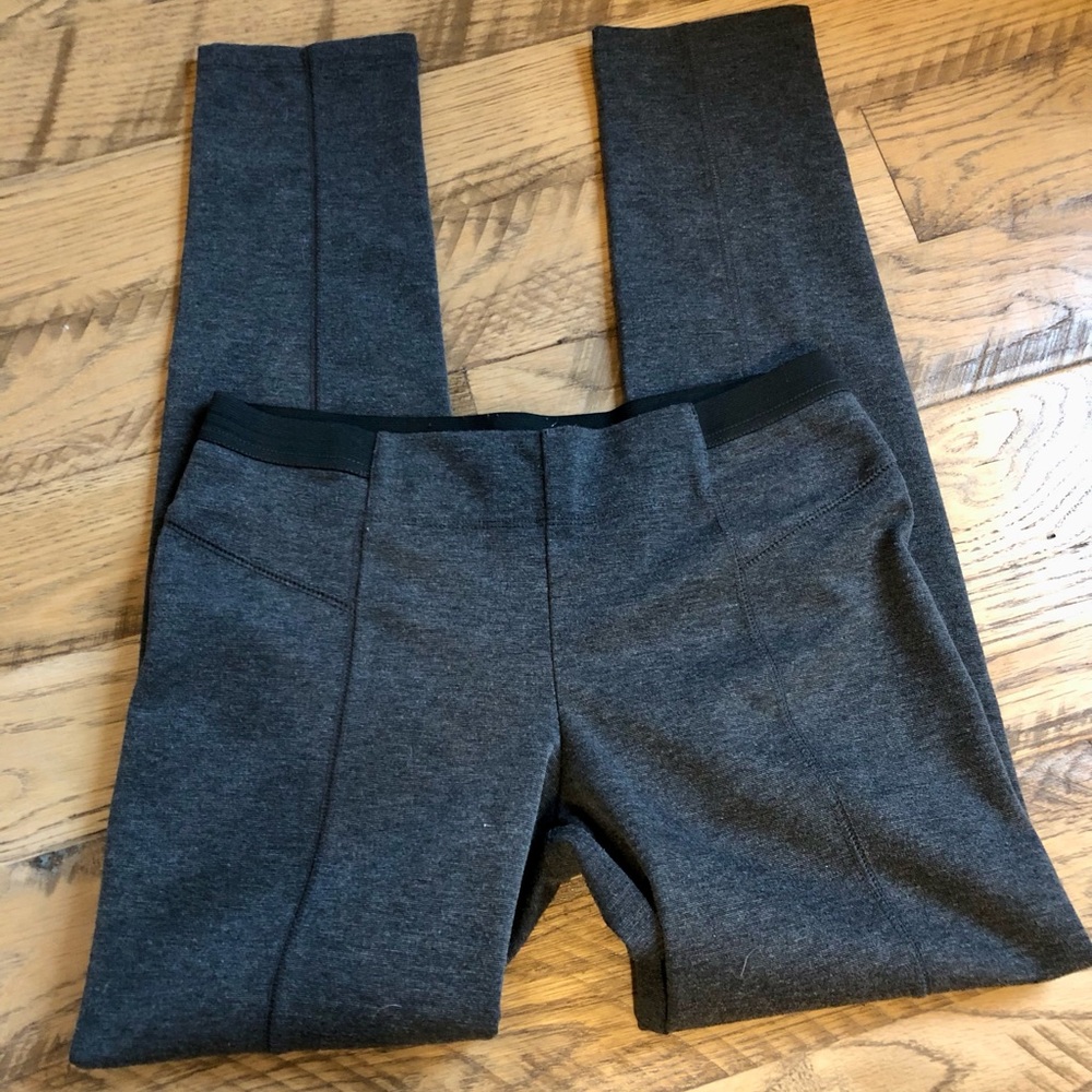 EUC Simply Vera front seam gray leggings